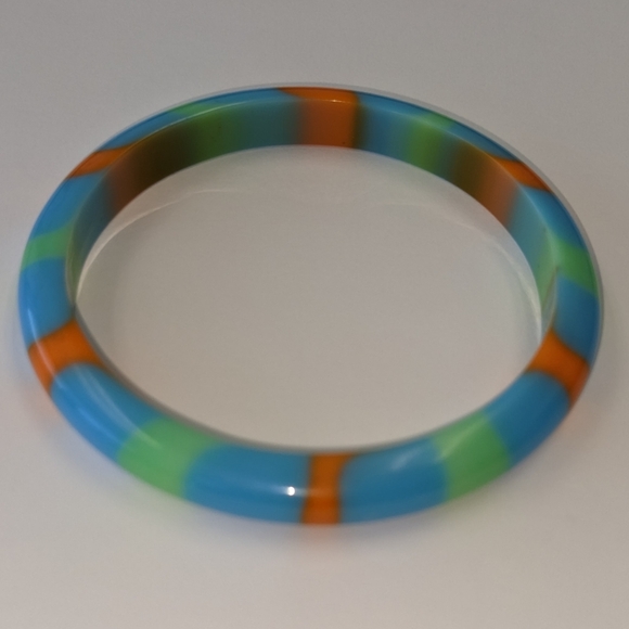 EVC LUCITE BANGLE BRACELET - Picture 3 of 10